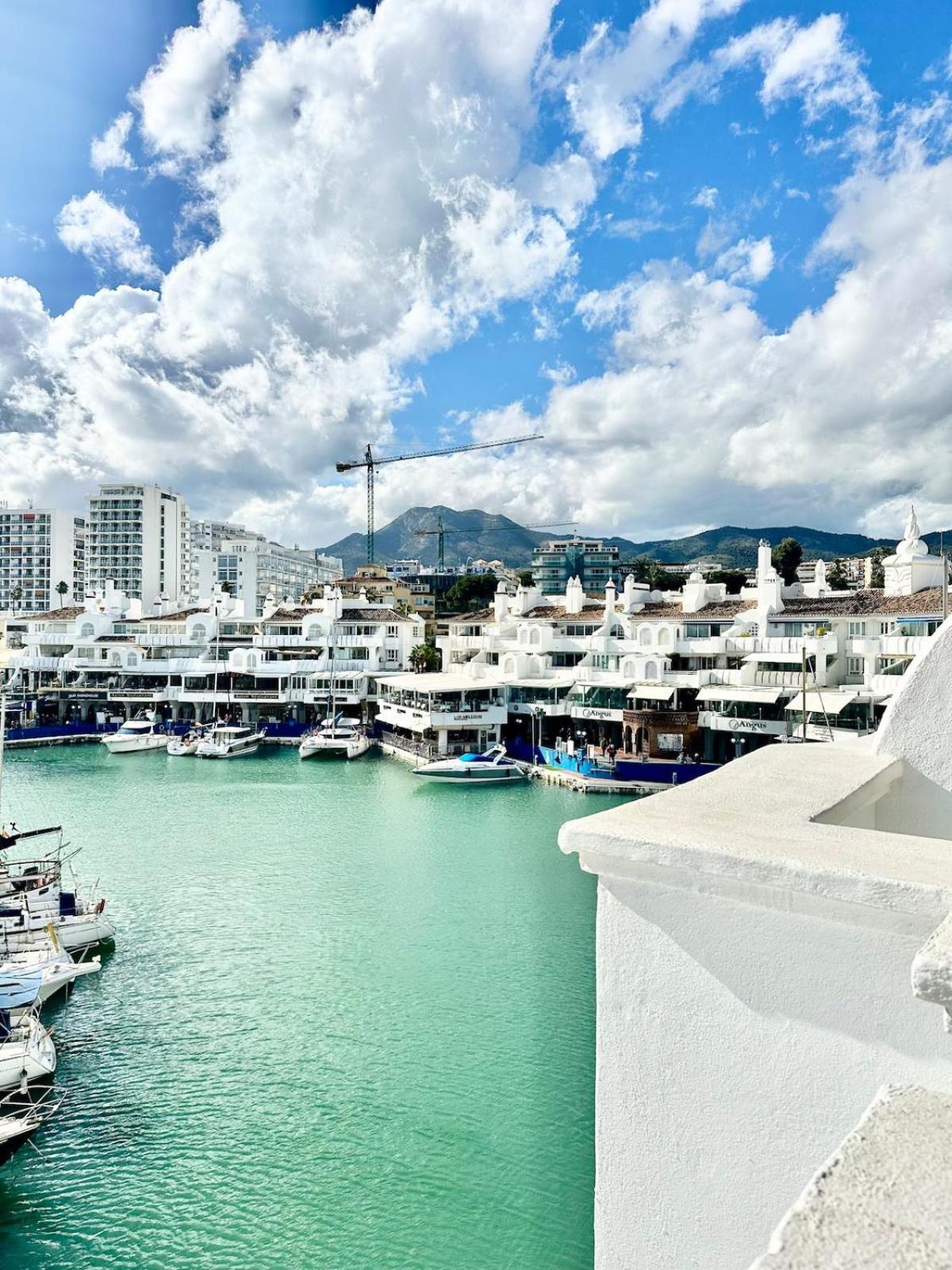 Wonderful In Puerto Marina Apartment